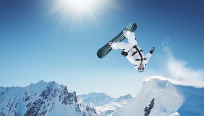 pg_尼斯对阵前进之鹰，状态深度剖析，内忧外患碰撞韧性队伍，数据解读欧联杯悬念—聚焦攻防体系与阿贾克斯脉络