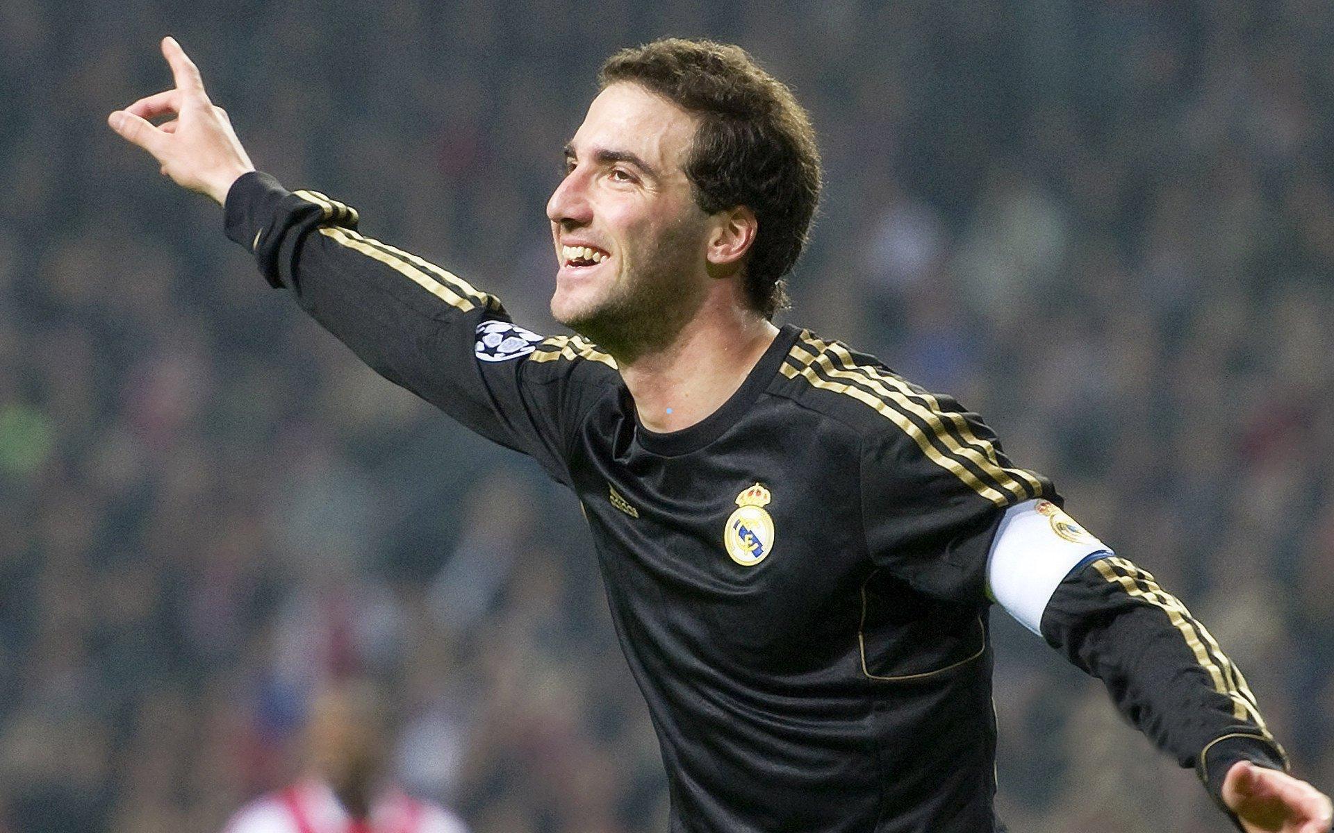 维尼修斯合同进入倒计时，皇马边锋前途未卜，阿隆索续约风波引关注