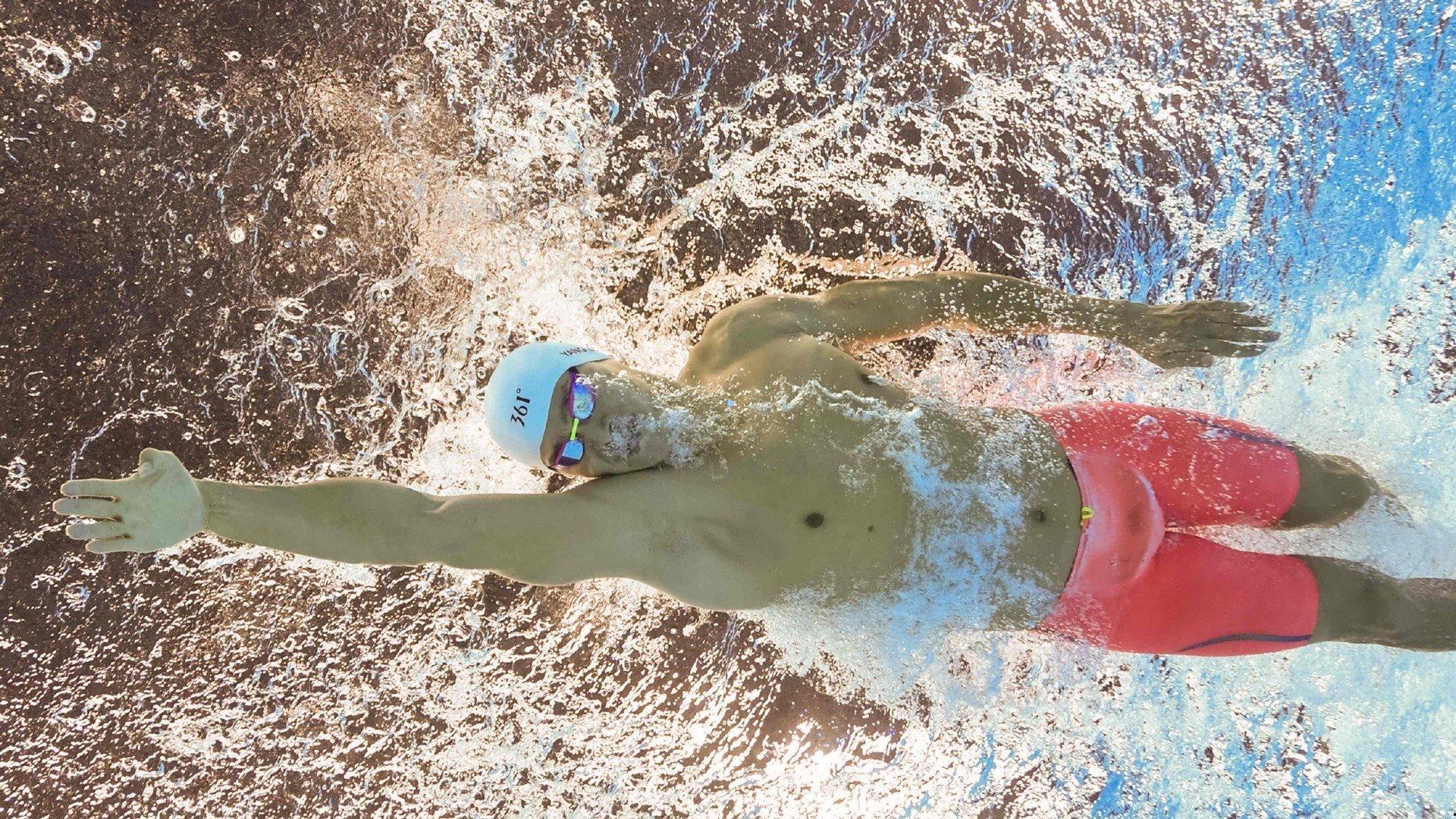 特尔施特根坚守诺坎普，拒绝租借赫罗纳，甘愿巴萨替补席待命