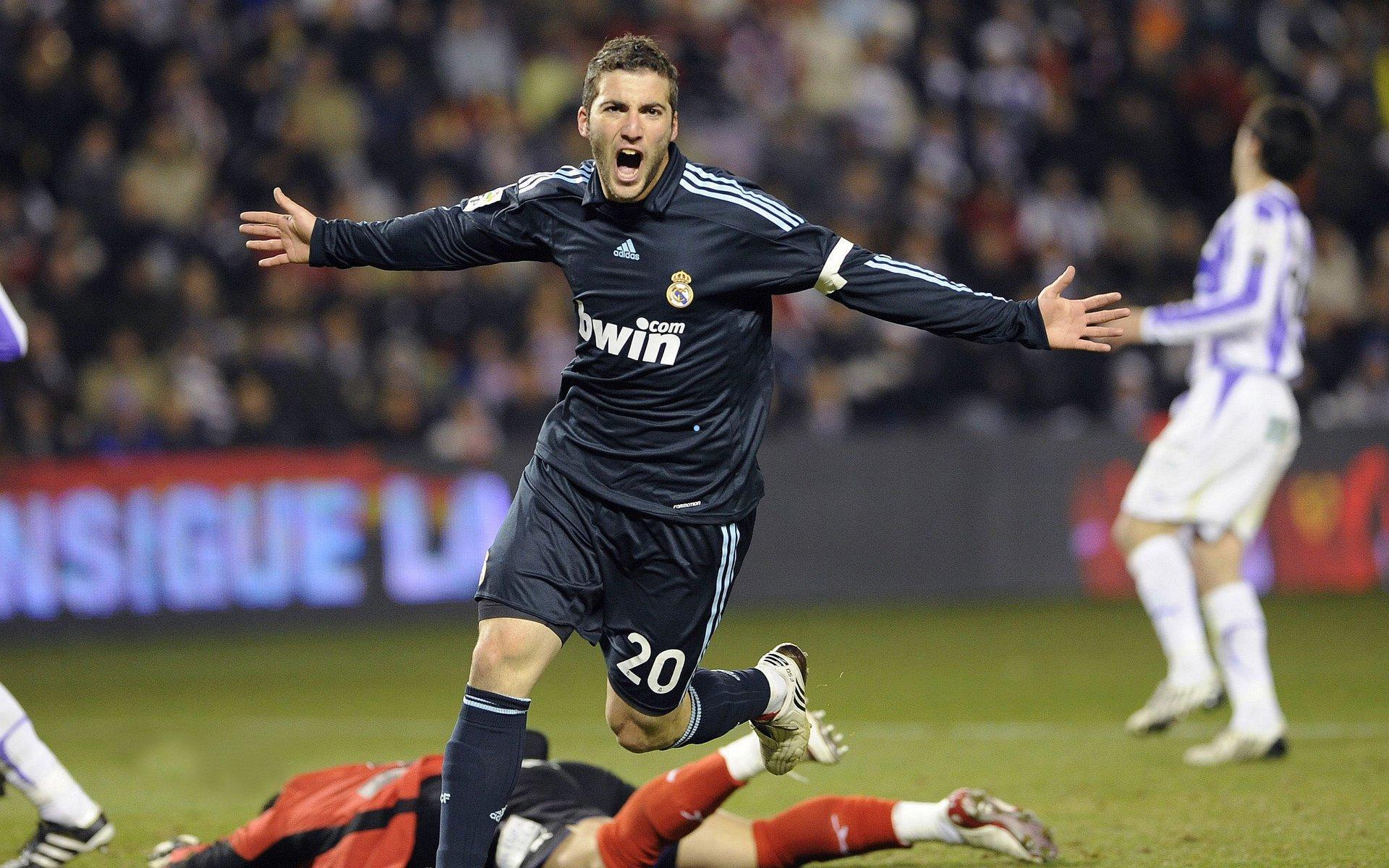 斯基拉透露加斯佩里尼对齐米卡斯表现失望,球员或提前回归利物浦