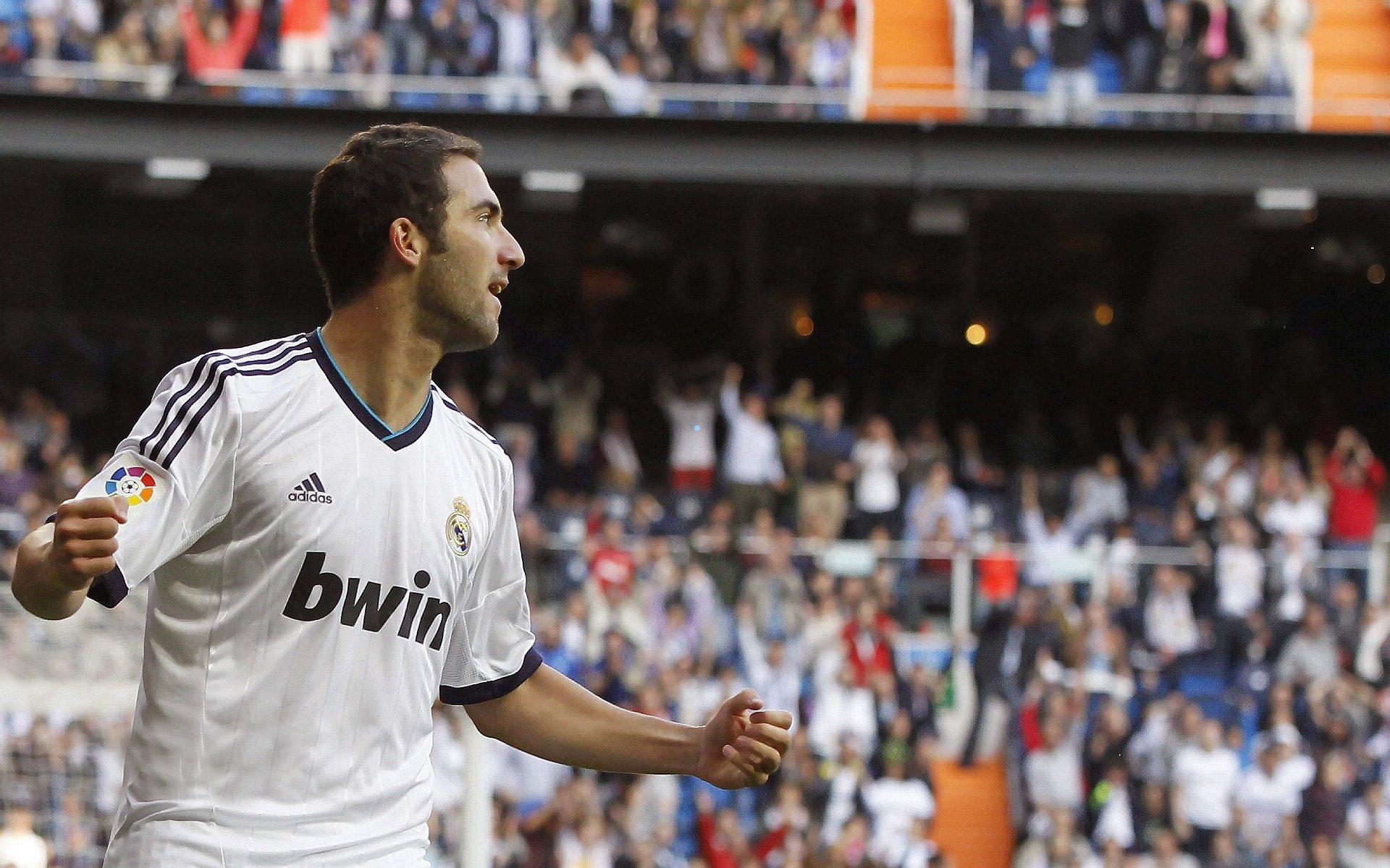 德天空重磅，莱比锡红牛即将锁定19岁尼日利亚锋线新星萨尼-苏莱曼